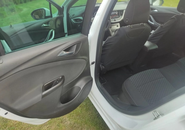 Opel Astra cena 41500 przebieg: 172000, rok produkcji 2018 z Kielce małe 742